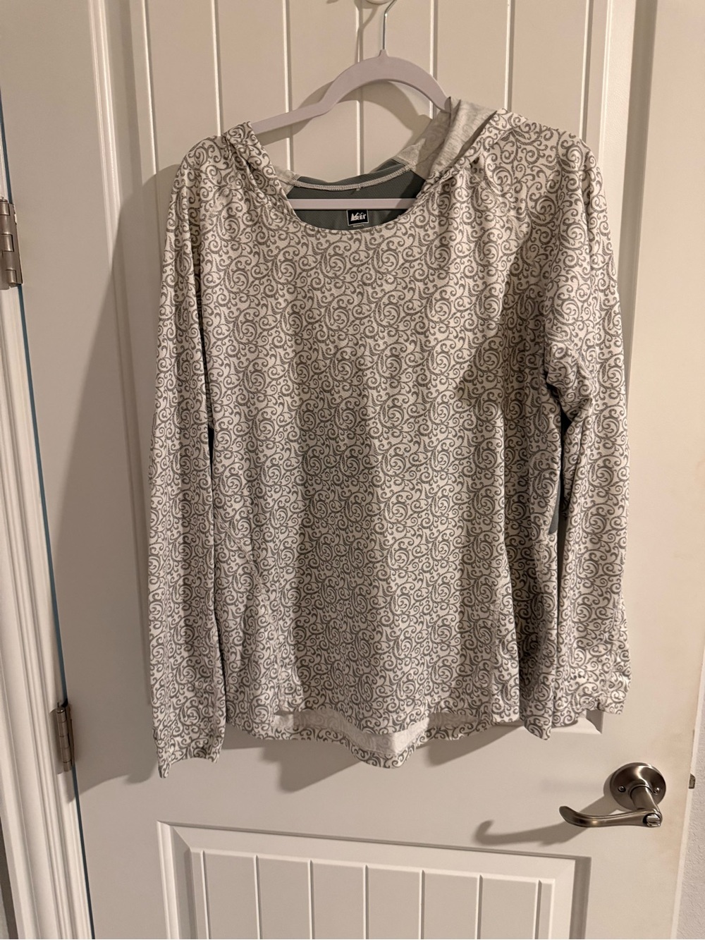 REI Co-op XL Women’s Active Top Gray White Swirl Long Sleeve Hooded Back